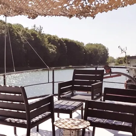 Båthotell Peniche Spacieuse En Champagne